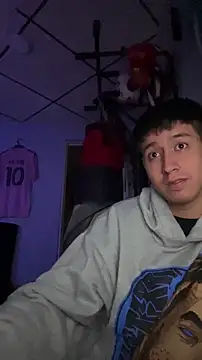 Stiven 017 online show from February 19, 2026, 12:28 am