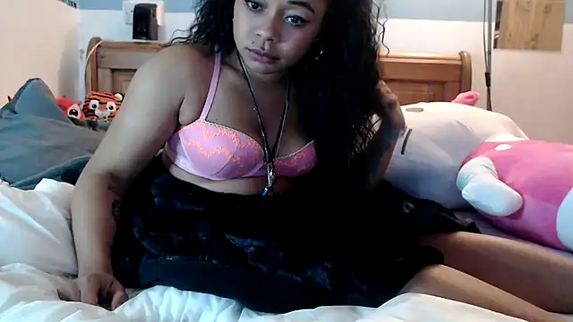 Snapshot of ChloeRebel chatting on January 2, 2025, 10:01 pm ChloeRebel online show from January 2, 2025, 10:01 pm