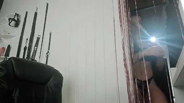 jessiburningheels online show from November 11, 2025, 10:26 am