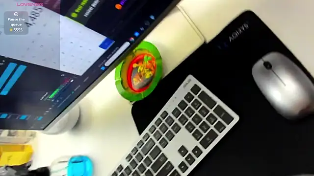 Snapshot of nicolee___19 chatting on January 28, 2025, 5:35 pm nicolee 19 online show from January 28, 2025, 5:35 pm