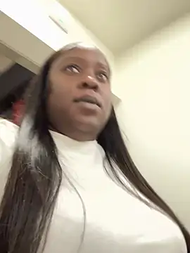 Snapshot of Insultedbalceni chatting on February 23, 2026, 3:15 am Insultedbalceni online show from February 23, 2026, 3:15 am