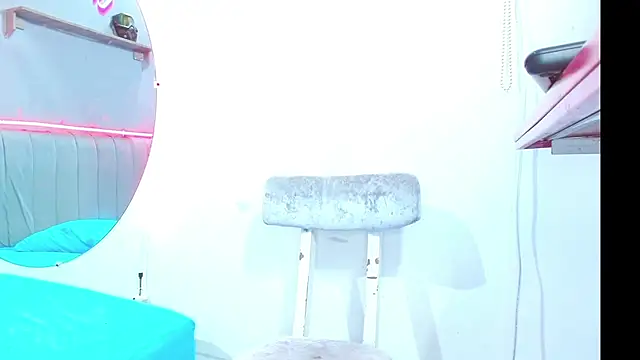 Snapshot of minimi_naty chatting on December 15, 2024, 10:26 pm minimi naty online show from December 15, 2024, 10:26 pm