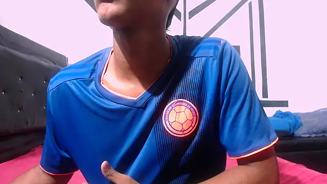 Snapshot of badssboys_always chatting on January 7, 2025, 7:38 pm badssboys always online show from January 7, 2025, 7:38 pm