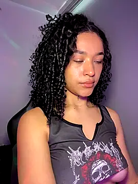 Crystal Dluna online show from September 25, 2025, 4:32 pm