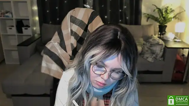 whoa-hoa-hoa-hoa-hoa online show from December 5, 2024, 7:17 pm