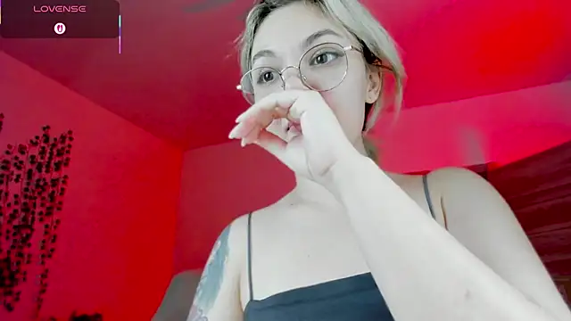 whoa-hoa-hoa-hoa-hoa online show from October 24, 2025, 6:26 pm