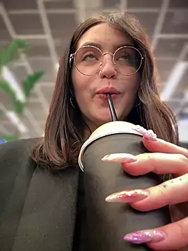 meow girl online show from October 9, 2025, 10:57 am