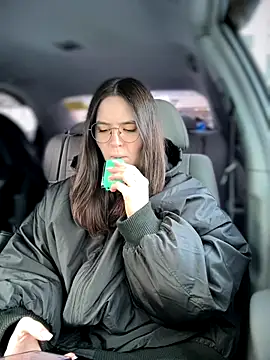 meow girl online show from January 8, 2026, 8:27 am