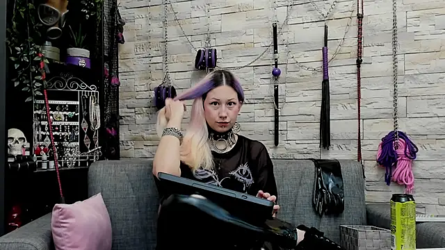 CruelMistress online show from December 5, 2025, 12:52 am