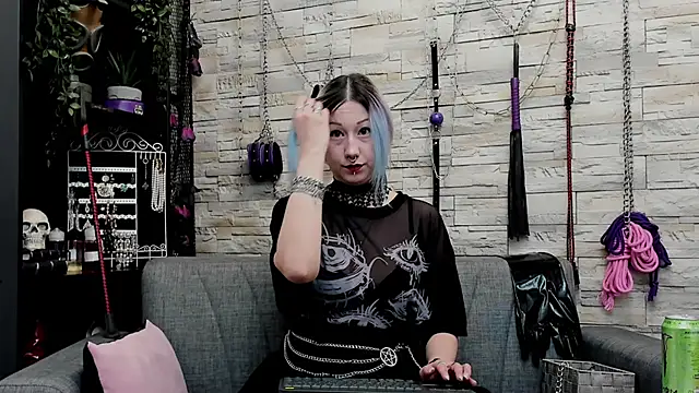 CruelMistress online show from January 17, 2026, 1:32 am