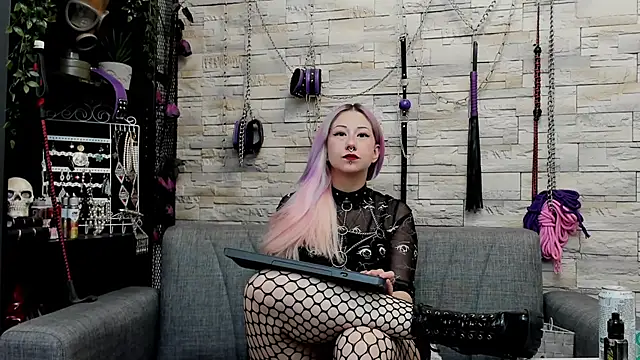 Snapshot of CruelMistress chatting on June 8, 2026, 12:58 am CruelMistress online show from June 8, 2026, 12:58 am