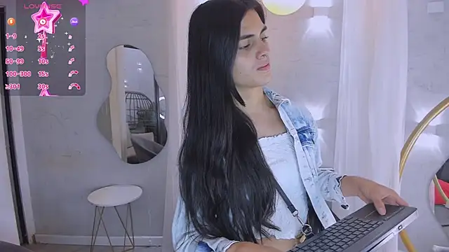 Venusflame   online show from March 17, 2025, 1:18 pm