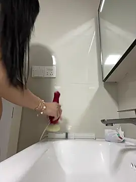 xyebobs online show from January 18, 2025, 5:37 pm