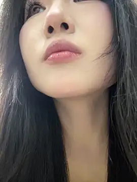 xyebobs online show from September 18, 2025, 2:19 pm