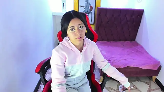 zoe connor19 online show from November 5, 2025, 8:42 pm