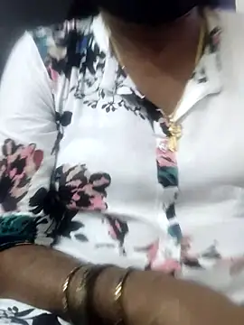 Snapshot of Tamilrojanew chatting on July 7, 2026, 8:29 am Tamilrojanew online show from July 7, 2026, 8:29 am