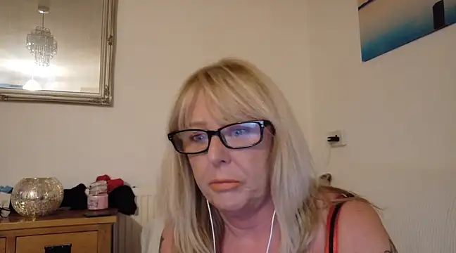 Snapshot of Miss-Cx chatting on February 6, 2025, 5:19 pm Miss-Cx online show from February 6, 2025, 5:19 pm