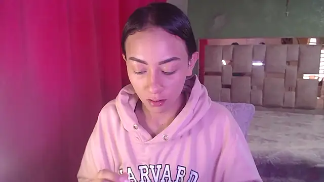 Little aphrodite online show from December 18, 2025, 9:43 pm