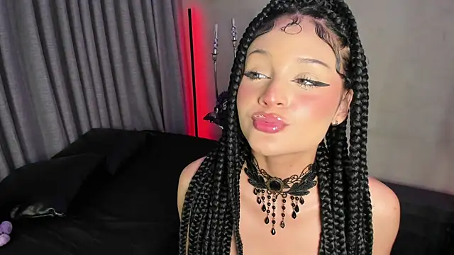 Morgan Hilll  online show from October 6, 2025, 11:51 am