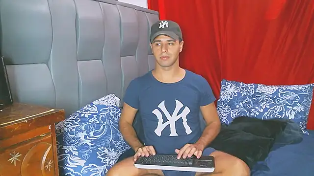 beautiful james online show from December 4, 2024, 12:19 am