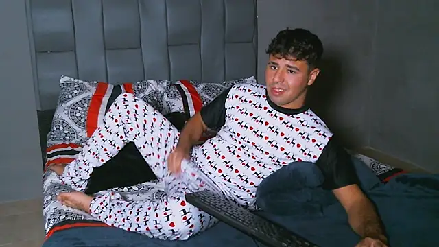 beautiful james online show from January 31, 2025, 2:37 am