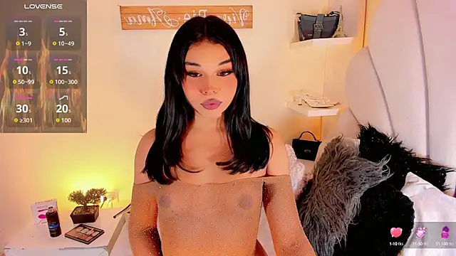 ValentinaMarinn online show from October 9, 2025, 9:02 pm