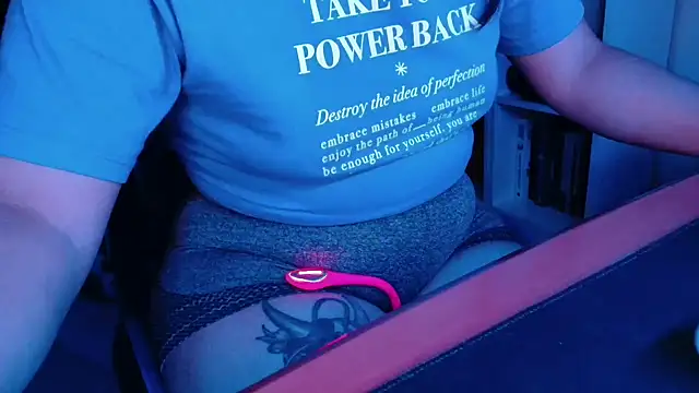 DirtyDi97 online show from November 21, 2025, 2:10 am