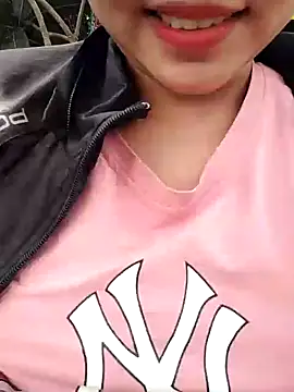 Snapshot of Betty20zx chatting on December 9, 2024, 5:29 am Betty20zx online show from December 9, 2024, 5:29 am