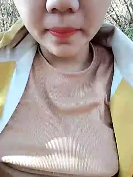 Snapshot of Betty20zx chatting on January 5, 2025, 1:24 am Betty20zx online show from January 5, 2025, 1:24 am