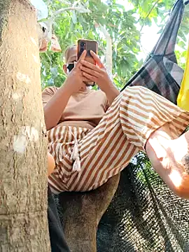 Snapshot of Betty20zx chatting on March 19, 2025, 5:19 am Betty20zx online show from March 19, 2025, 5:19 am