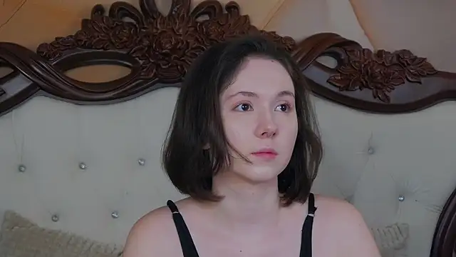 Snapshot of IreneRaye chatting on February 19, 2025, 4:55 am IreneRaye online show from February 19, 2025, 4:55 am