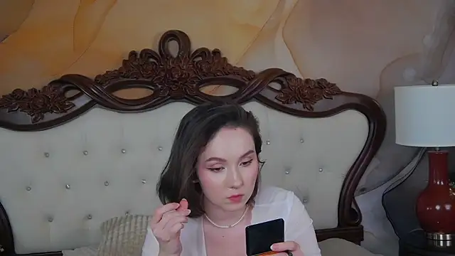 Snapshot of IreneRaye chatting on February 22, 2025, 11:35 am IreneRaye online show from February 22, 2025, 11:35 am