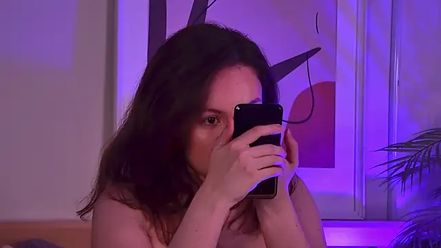 Snapshot of IreneRaye chatting on October 24, 2025, 7:05 am IreneRaye online show from October 24, 2025, 7:05 am