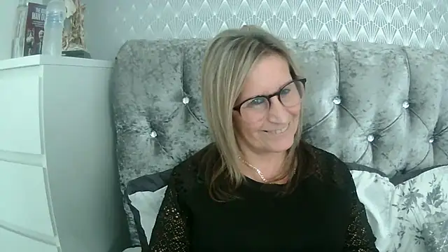 Additive Mature Linda online show from September 19, 2025, 3:56 pm