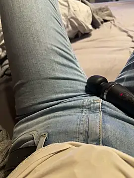 Ana-05 online show from December 15, 2025, 8:13 pm