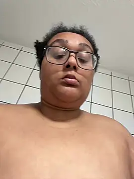 vanilla chocolate23 online show from February 15, 2026, 3:20 pm