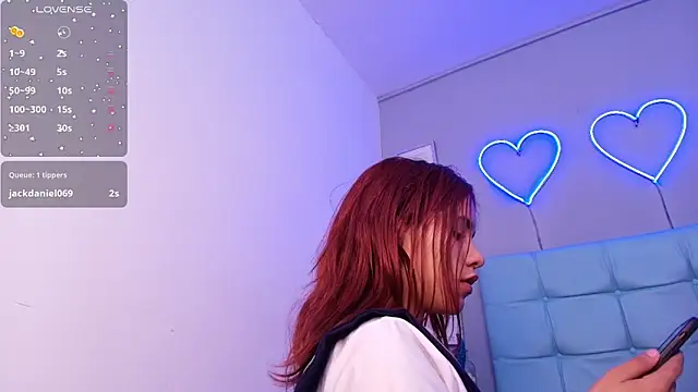 misskatthy1 online show from February 2, 2025, 7:14 pm