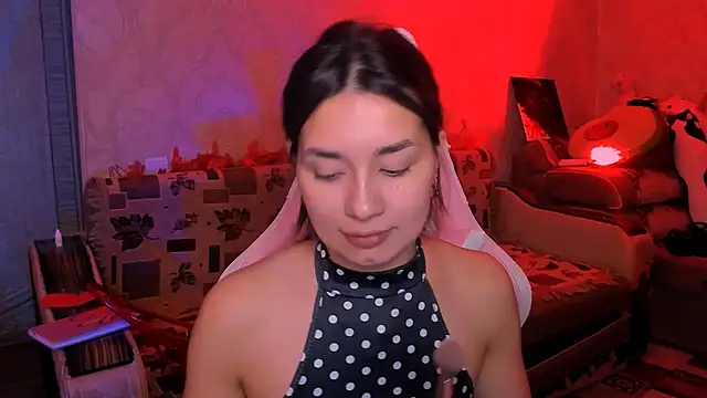 Swee Alicee online show from May 17, 2026, 12:56 pm