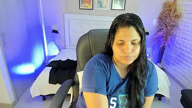 dulce  love69 online show from September 14, 2025, 3:05 am