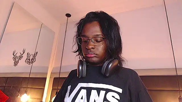 candy lovee69 online show from October 24, 2025, 7:54 pm