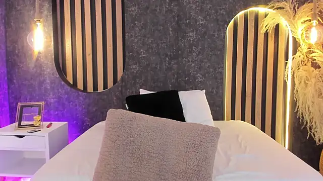 miss10 antonella online show from February 13, 2025, 11:58 pm