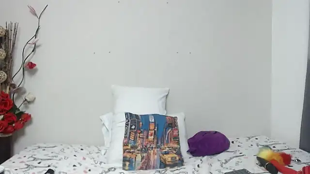 Nicol Love0 online show from February 5, 2025, 12:53 am