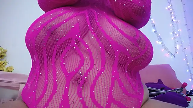 Nicol Love0 online show from January 14, 2026, 12:44 pm