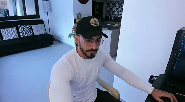 tony muscle online show from January 17, 2025, 9:39 pm