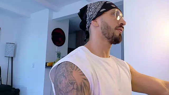 tony muscle online show from October 25, 2025, 9:42 pm