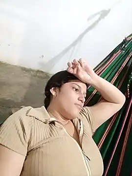 girl milk1 online show from September 30, 2025, 11:32 pm