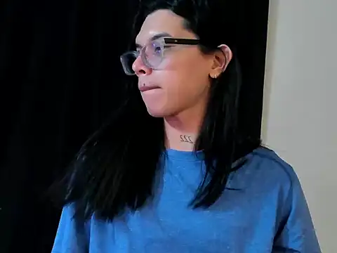 Samantha Rusell online show from July 8, 2026, 8:02 pm
