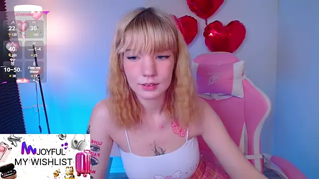 Snapshot of Linablueeyed chatting on March 11, 2025, 8:20 am Linablueeyed online show from March 11, 2025, 8:20 am