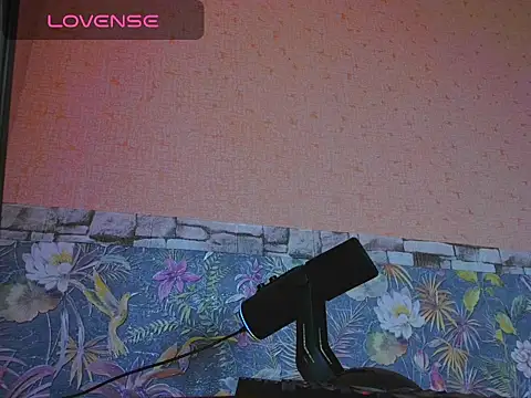 Chloe strip online show from October 20, 2025, 5:52 am