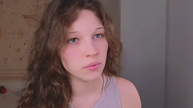 cherry lea online show from December 18, 2025, 9:43 pm